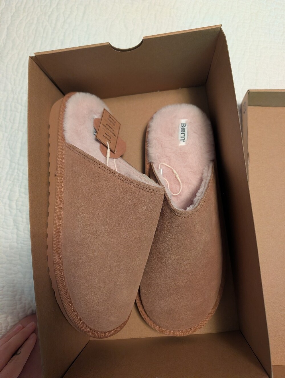 Nwt BORN ladies Plush Lined Suede Slippers Size 10 - Picture 5 of 5